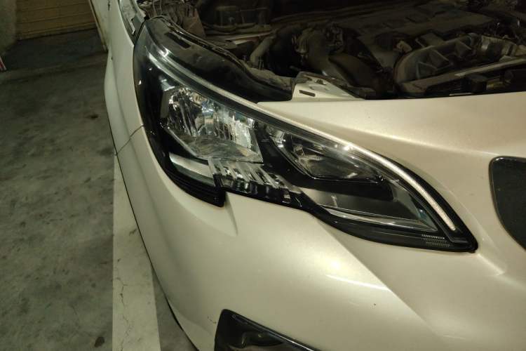 Used Peugeot 4008 2017 350THP Elite Edition Right Front Headlight