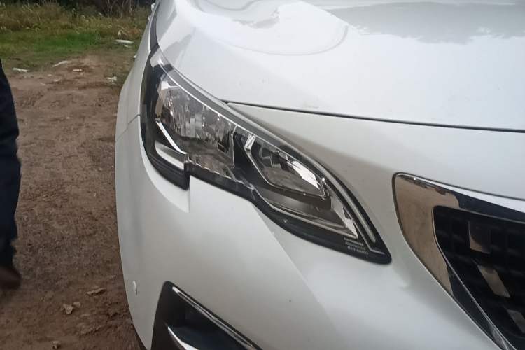 Used Peugeot 4008 2017 350THP Luxury Edition Right Front Headlight
