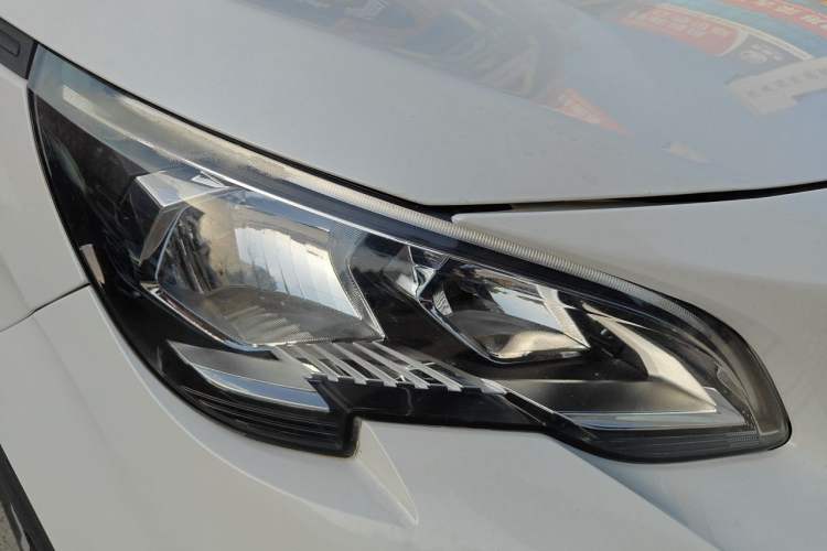 Used Peugeot 4008 2017 350THP Elite Edition Right Front Headlight