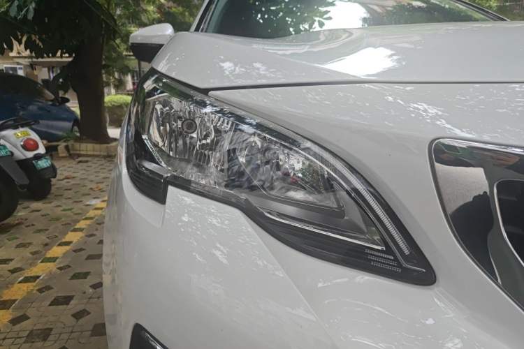 Used Peugeot 4008 2017 350THP Elite Edition Right Front Headlight