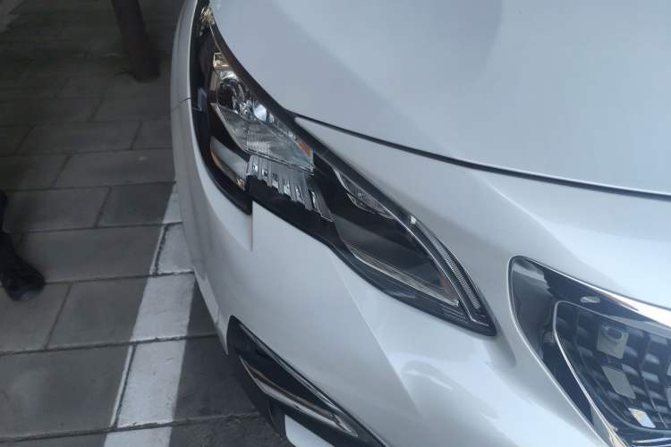 Used Peugeot 4008 2017 350THP Luxury Edition Right Front Headlight