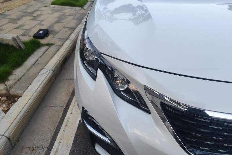 Used Peugeot 4008 2017 350THP Luxury Edition Right Front Headlight