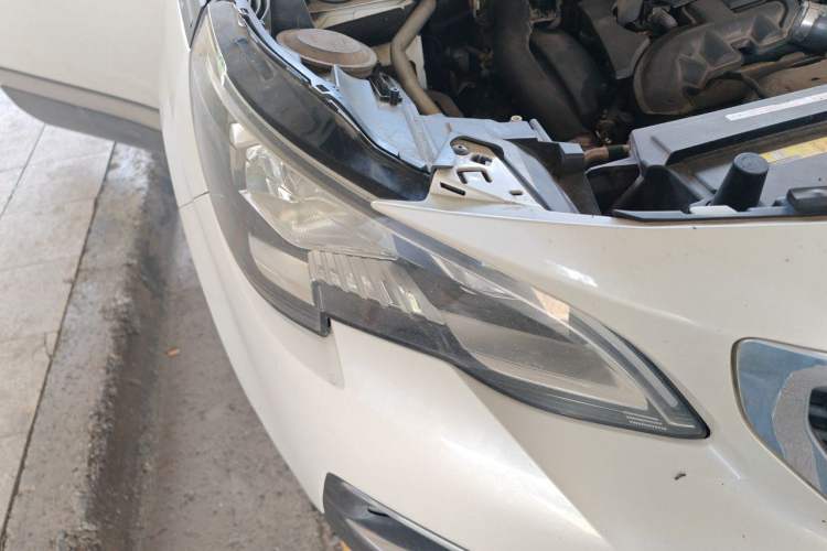 Used Peugeot 4008 2017 350THP Elite Edition Right Front Headlight