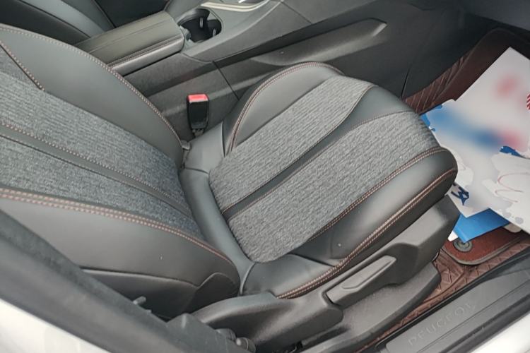 Used Peugeot 4008 2017 350THP Elite Edition Right Front Seat