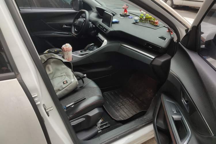 Used Peugeot 4008 2017 350THP Elite Edition Right Front Seat