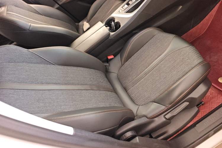 Used Peugeot 4008 2017 350THP Elite Edition Right Front Seat