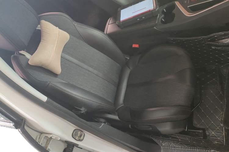 Used Peugeot 4008 2017 350THP Elite Edition Right Front Seat