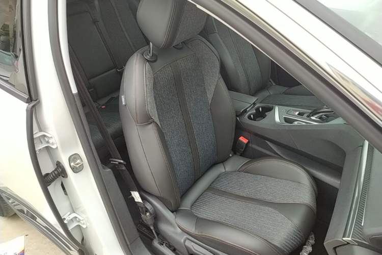 Used Peugeot 4008 2017 350THP Elite Edition Right Front Seat