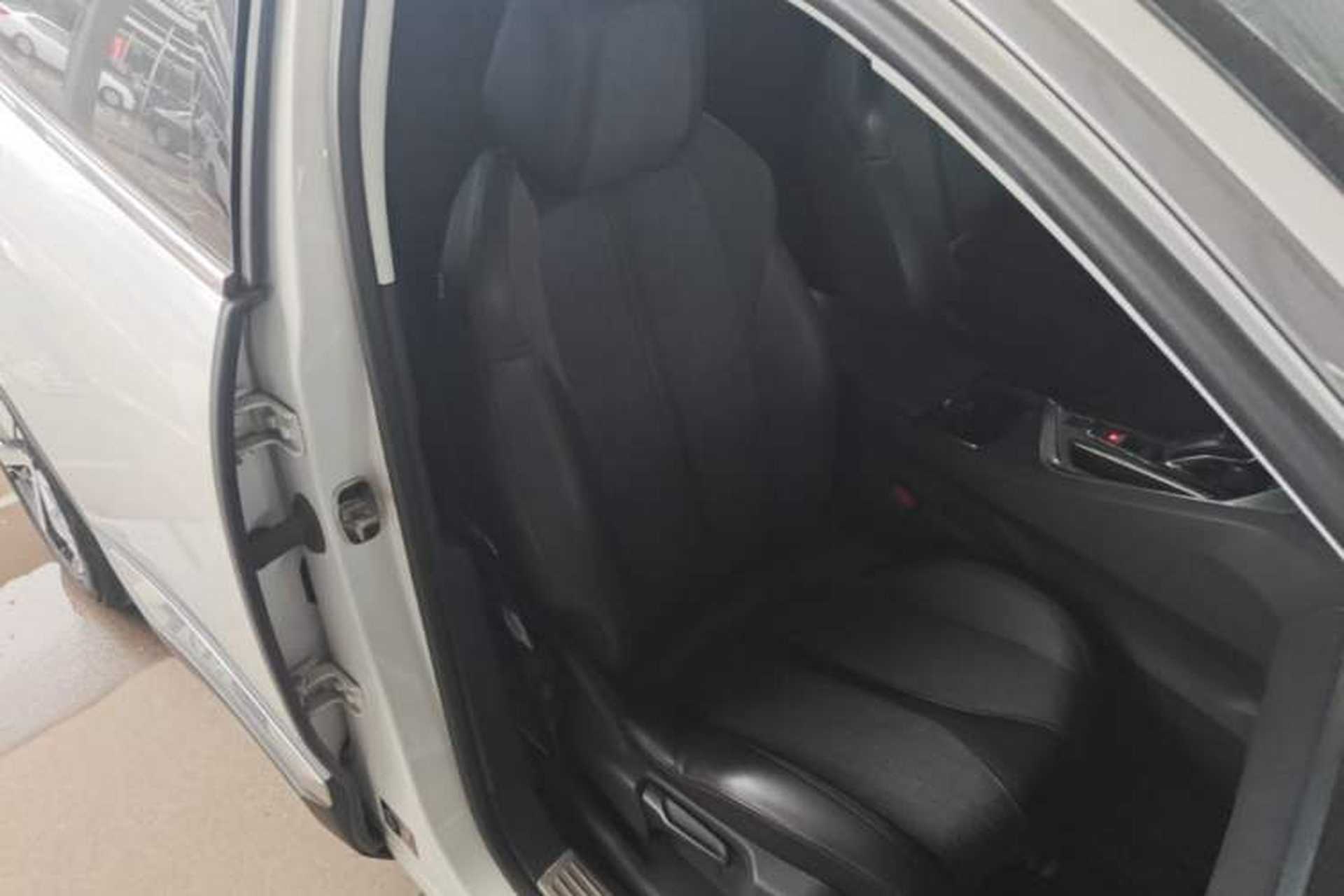 Used Peugeot 4008 2017 350THP Elite Edition Right Front Seat