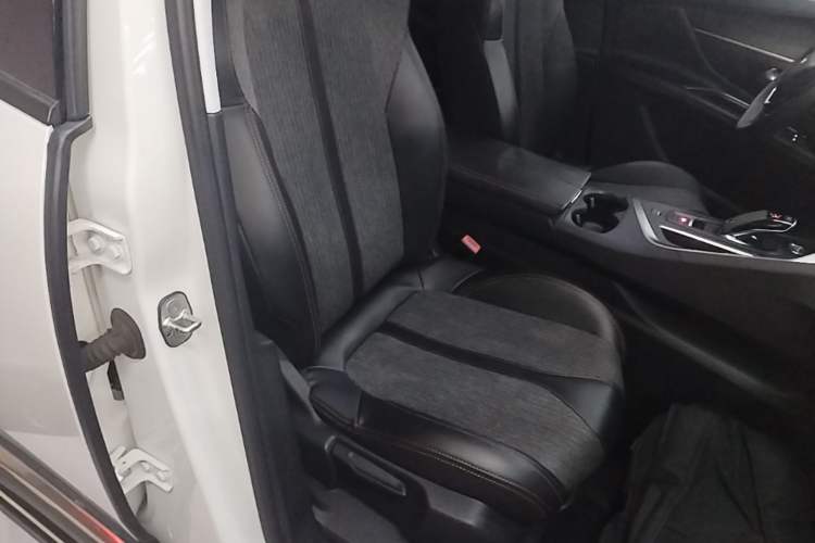 Used Peugeot 4008 2017 350THP Elite Edition Right Front Seat
