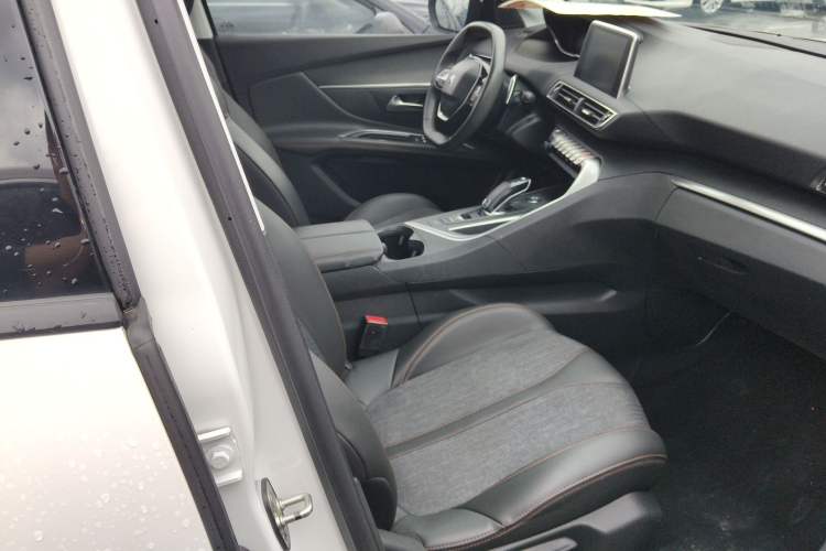 Used Peugeot 4008 2017 350THP Elite Edition Right Front Seat