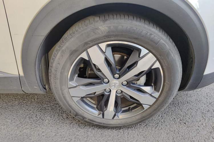 Used Peugeot 4008 2017 350THP Elite Edition Right Front Wheel Hub