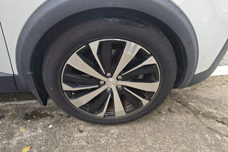 Used Peugeot 4008 2017 380THP Luxury GT Edition Right Front Wheel Hub