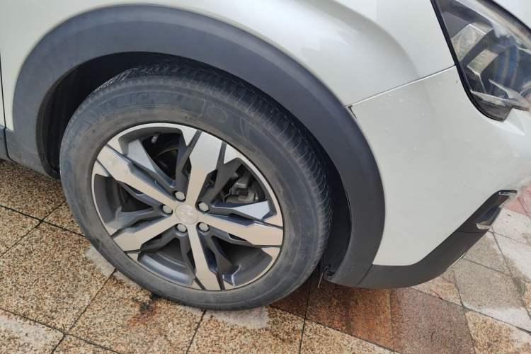 Used Peugeot 4008 2017 350THP Elite Edition Right Front Wheel Hub