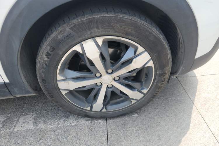 Used Peugeot 4008 2017 350THP Elite Edition Right Front Wheel Hub