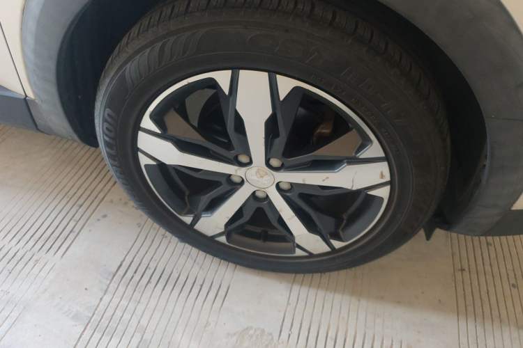 Used Peugeot 4008 2017 350THP Elite Edition Right Front Wheel Hub
