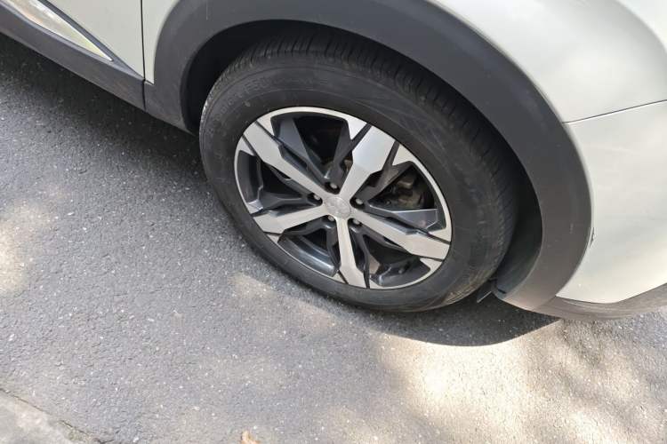 Used Peugeot 4008 2017 350THP Elite Edition Right Front Wheel Hub