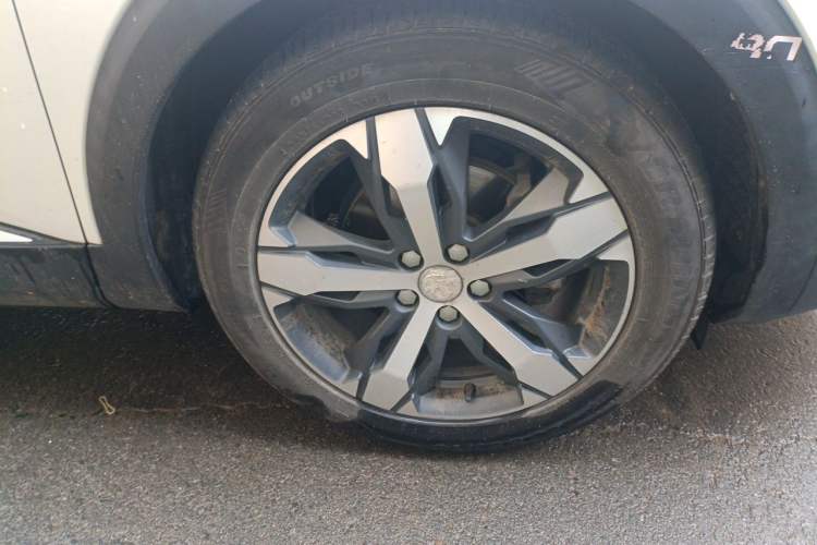 Used Peugeot 4008 2017 350THP Elite Edition Right Front Wheel Hub