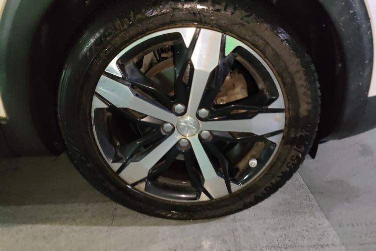 Used Peugeot 4008 2017 350THP Luxury Edition Right Front Wheel Hub