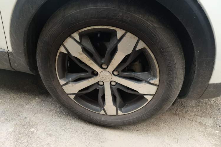 Used Peugeot 4008 2017 350THP Elite Edition Right Front Wheel Hub