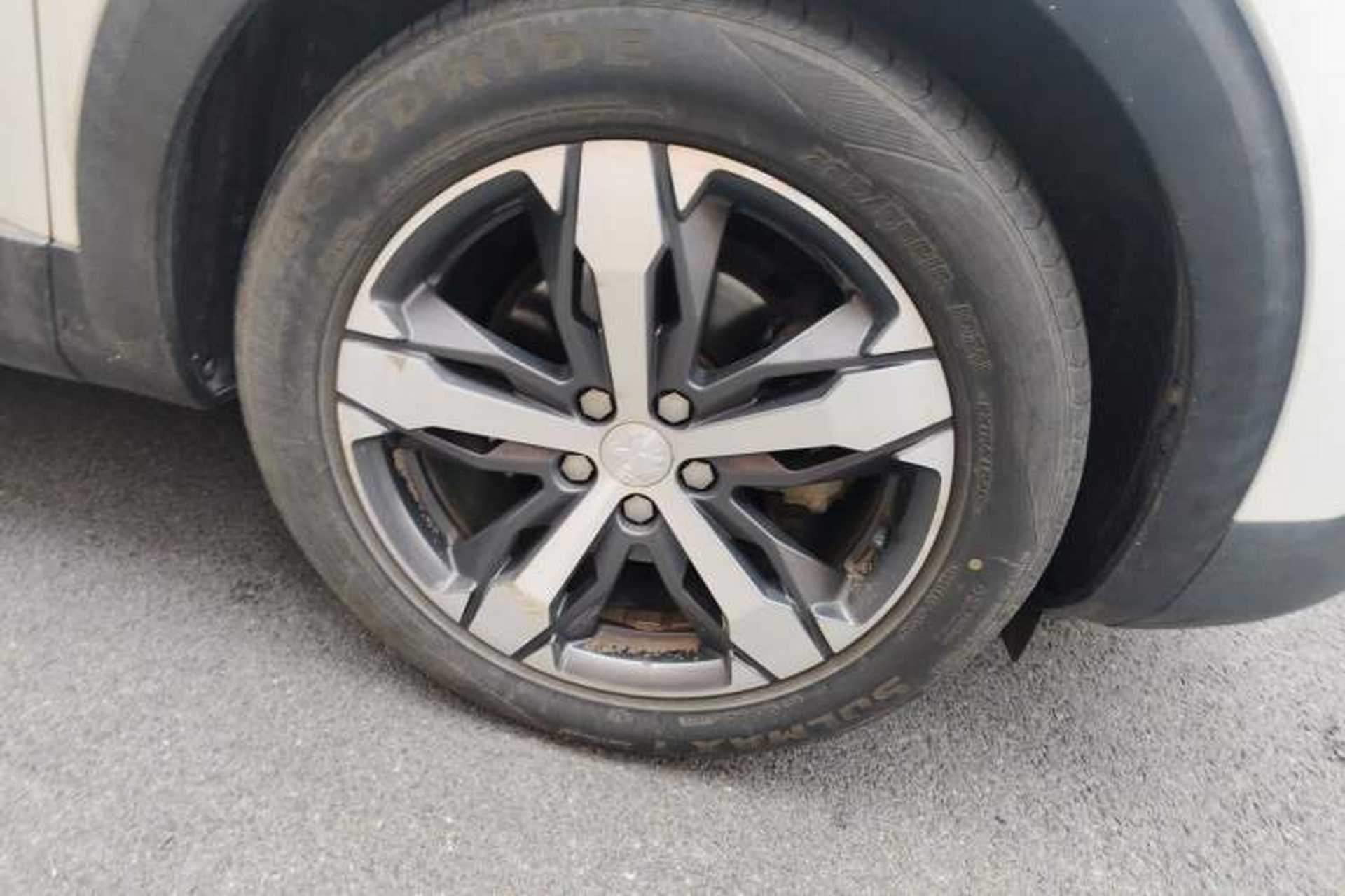 Used Peugeot 4008 2017 350THP Elite Edition Right Front Wheel Hub