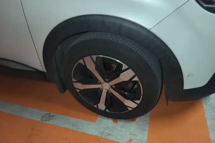 Used Peugeot 4008 2017 350THP Luxury Edition Right Front Wheel Hub