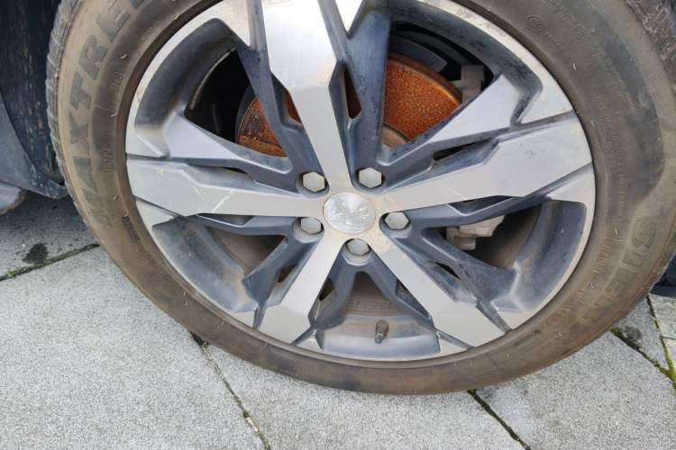Used Peugeot 4008 2017 350THP Elite Edition Right Front Wheel Hub