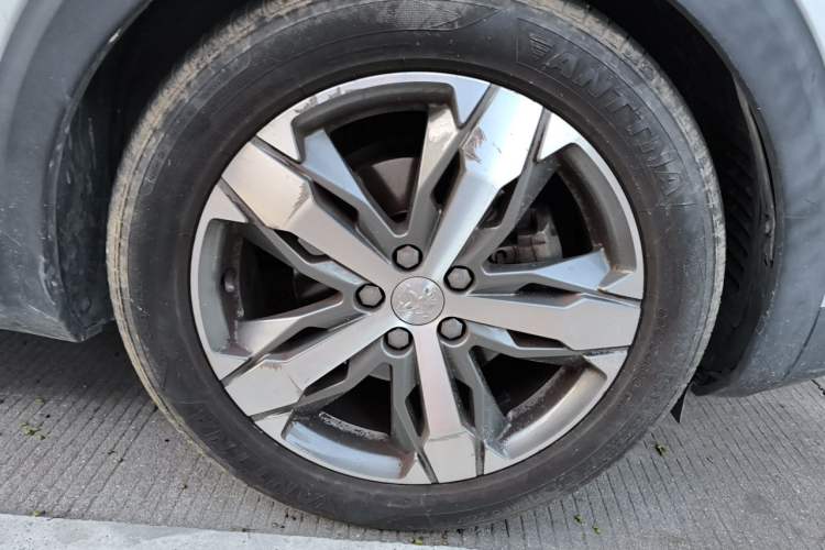 Used Peugeot 4008 2017 350THP Elite Edition Right Front Wheel Hub