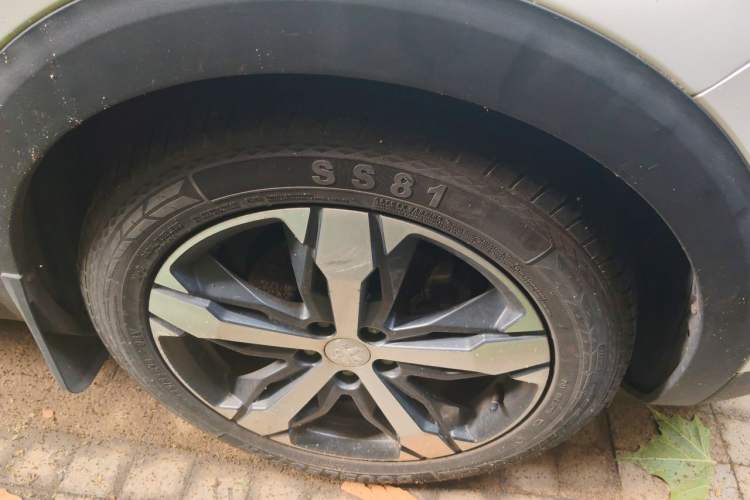 Used Peugeot 4008 2017 350THP Elite Edition Right Front Wheel Hub