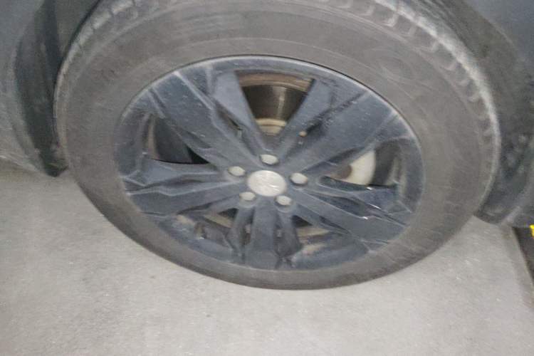 Used Peugeot 4008 2017 350THP Elite Edition Right Front Wheel Hub