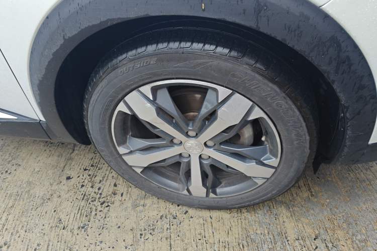 Used Peugeot 4008 2017 350THP Elite Edition Right Front Wheel Hub