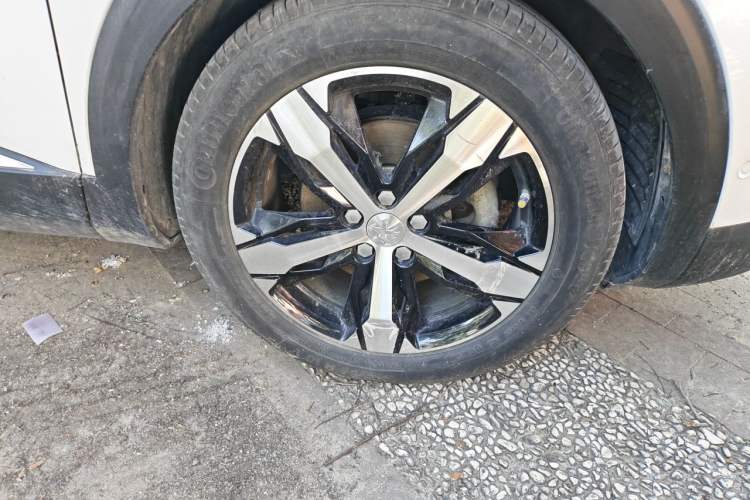 Used Peugeot 4008 2017 350THP Luxury Edition Right Front Wheel Hub