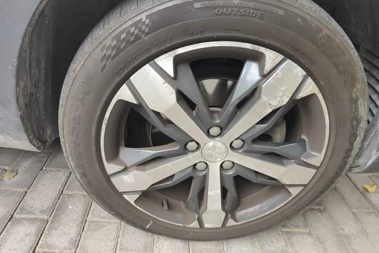 Used Peugeot 4008 2017 350THP Elite Edition Right Front Wheel Hub