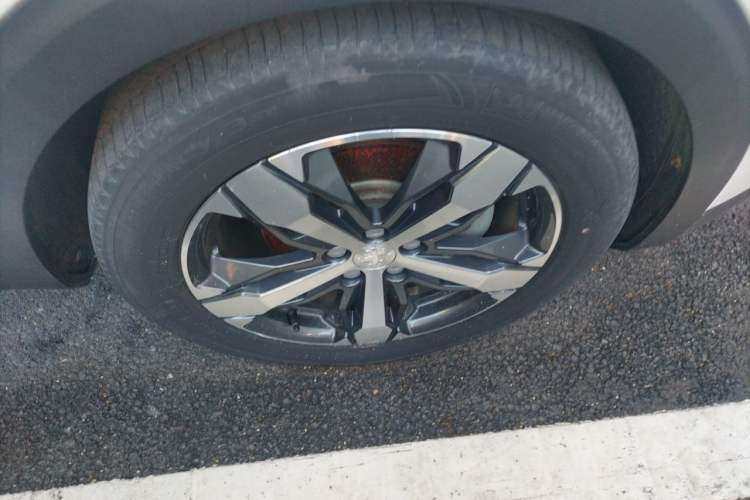 Used Peugeot 4008 2017 350THP Elite Edition Right Front Wheel Hub