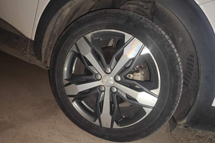 Used Peugeot 4008 2017 350THP Elite Edition Right Front Wheel Hub
