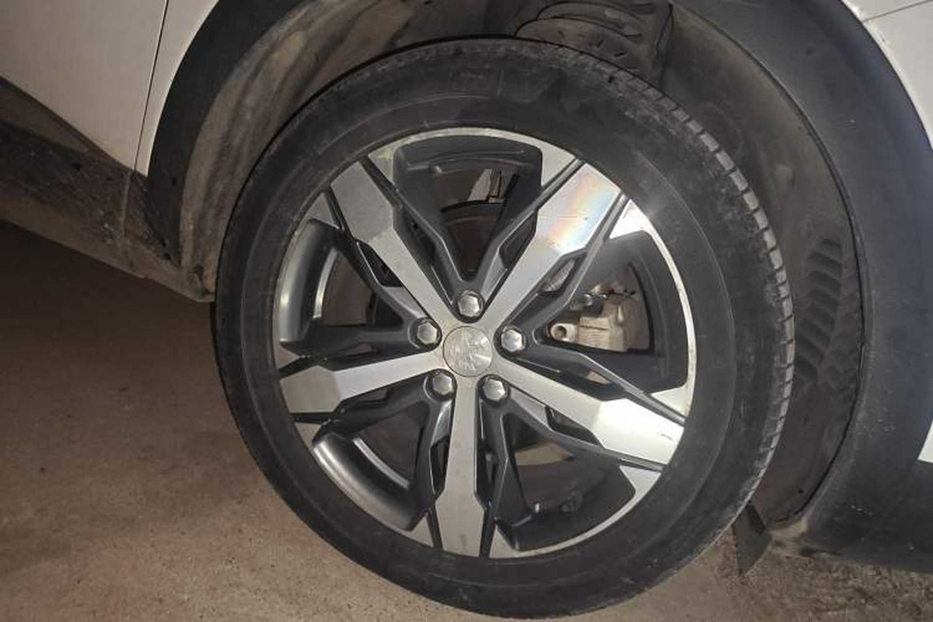 Used Peugeot 4008 2017 350THP Elite Edition Right Front Wheel Hub