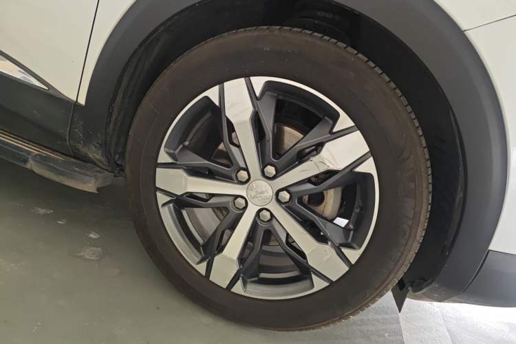 Used Peugeot 4008 2017 350THP Elite Edition Right Front Wheel Hub