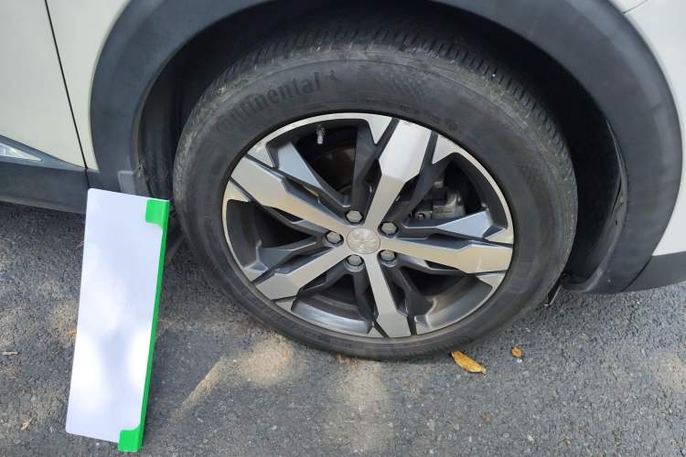 Used Peugeot 4008 2017 350THP Elite Edition Right Front Wheel Hub