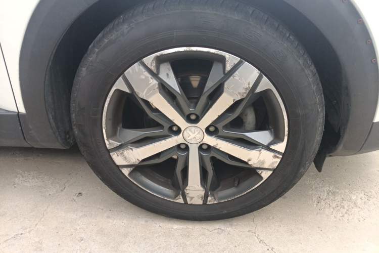 Used Peugeot 4008 2017 350THP Elite Edition Right Front Wheel Hub