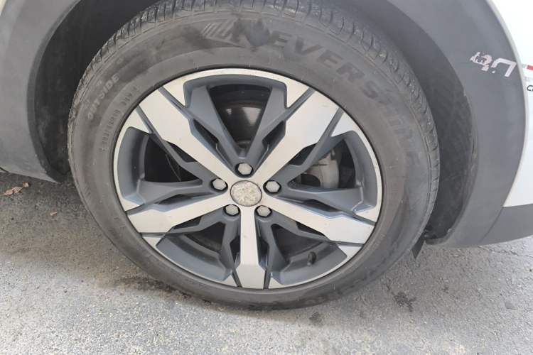 Used Peugeot 4008 2017 350THP Elite Edition Right Front Wheel Hub