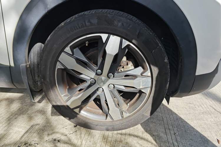 Used Peugeot 4008 2017 350THP Elite Edition Right Front Wheel Hub
