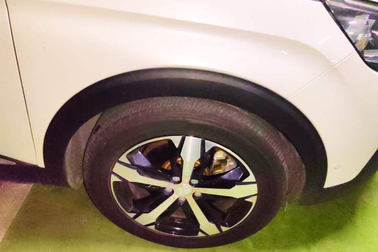 Used Peugeot 4008 2017 380THP Luxury Edition Right Front Wheel Hub