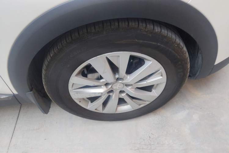 Used Peugeot 4008 2017 350THP Comfort Edition Right Front Wheel Hub