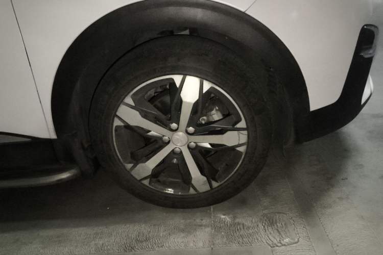 Used Peugeot 4008 2017 350THP Elite Edition Right Front Wheel Hub