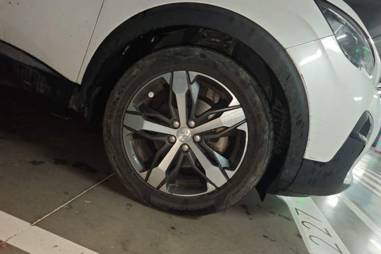 Used Peugeot 4008 2017 350THP Elite Edition Right Front Wheel Hub