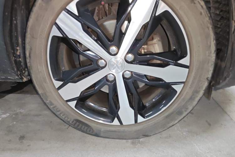 Used Peugeot 4008 2017 350THP Luxury Edition Right Front Wheel Hub