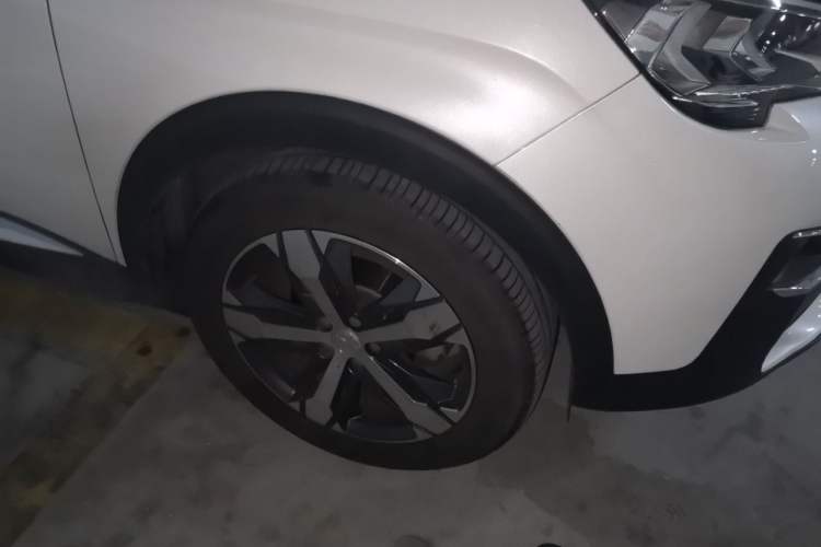 Used Peugeot 4008 2017 350THP Elite Edition Right Front Wheel Hub