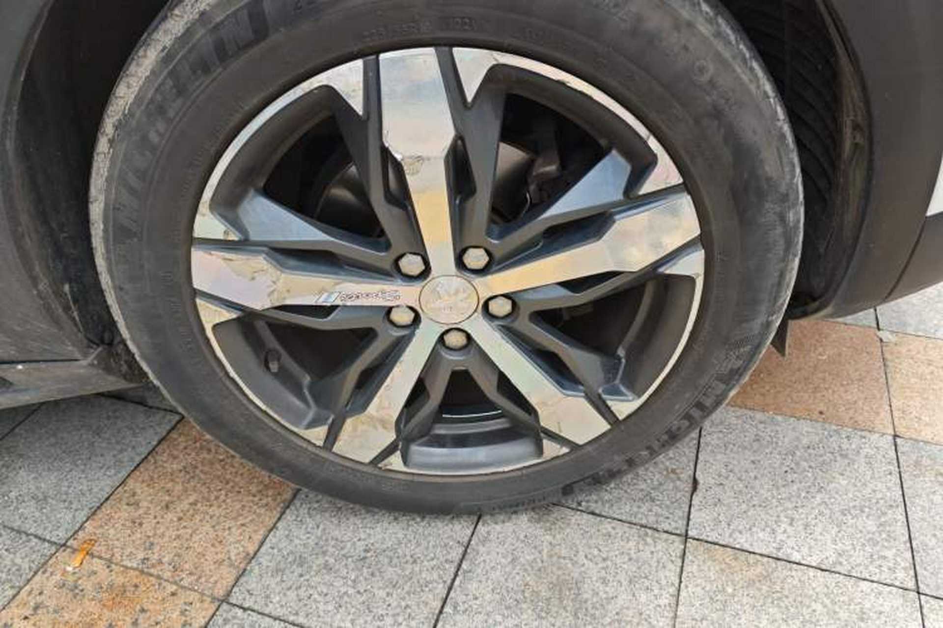 Used Peugeot 4008 2017 350THP Elite Edition Right Front Wheel Hub