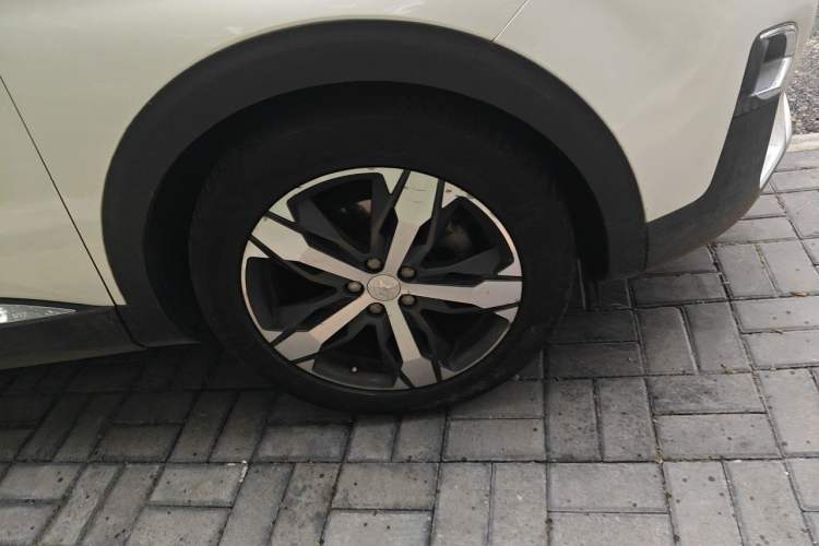 Used Peugeot 4008 2017 350THP Elite Edition Right Front Wheel Hub