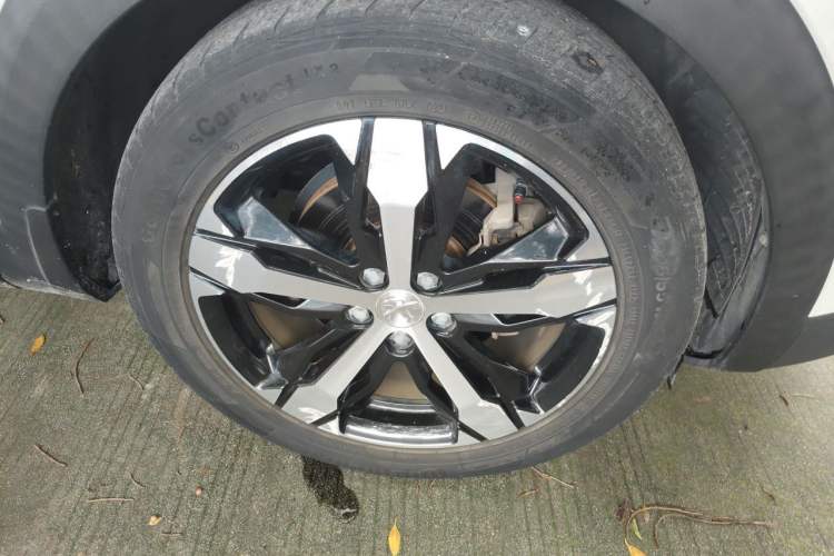 Used Peugeot 4008 2017 350THP Luxury Edition Right Front Wheel Hub